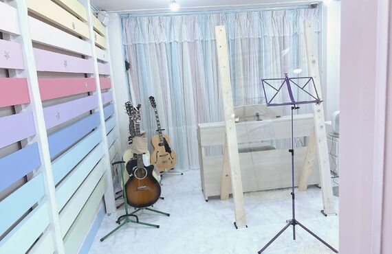 K-POPは「J-POPの歌い方の延長」では歌えない。Lillaミュージックスクールで本物のK-POPの歌い方を